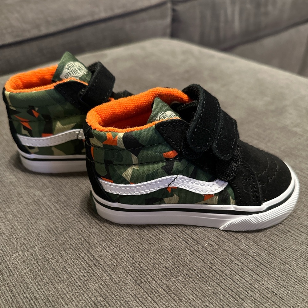 Vans Sk8-Mid Reissue V Geo Camo size 5T NWT